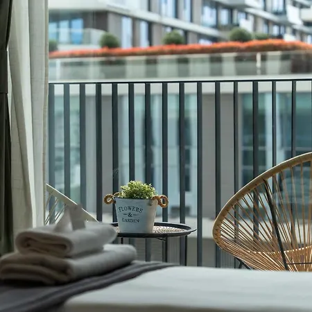 Zigzag Waterfront Terra Daire Belgrad